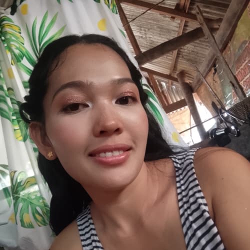 Raign, 27, from the Philippines