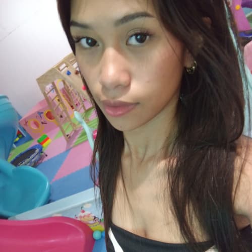 RiZeLyn, 20, from the Philippines